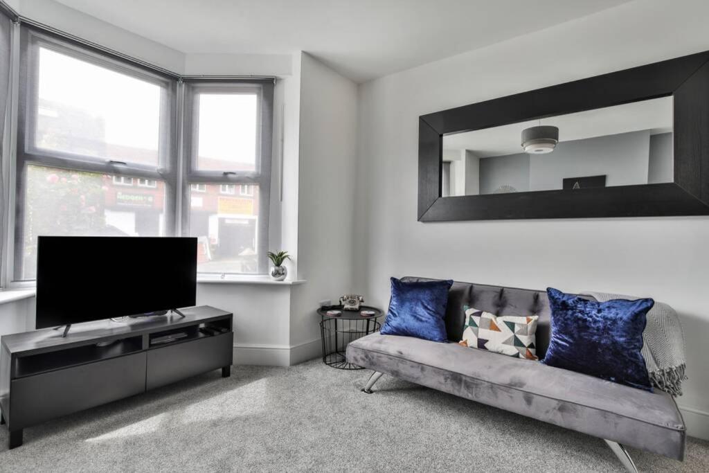 Refurbished Plush Property Great Transport Links 셰필드 외부 사진